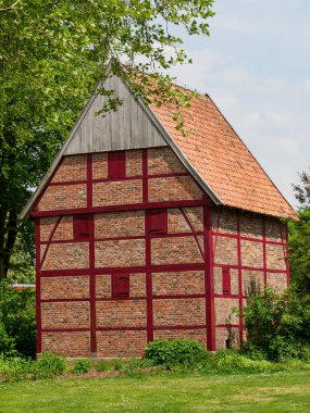 Almanya 'da Berkel nehrindeki eski evler