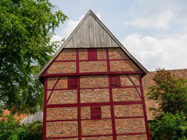 Almanya 'da Berkel nehrindeki eski evler