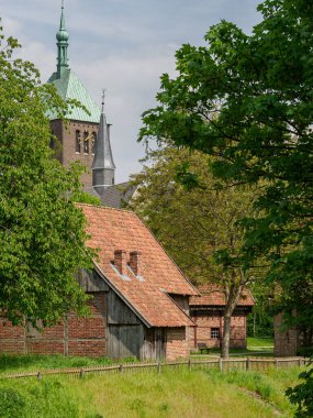 Almanya 'da Berkel nehrindeki eski evler