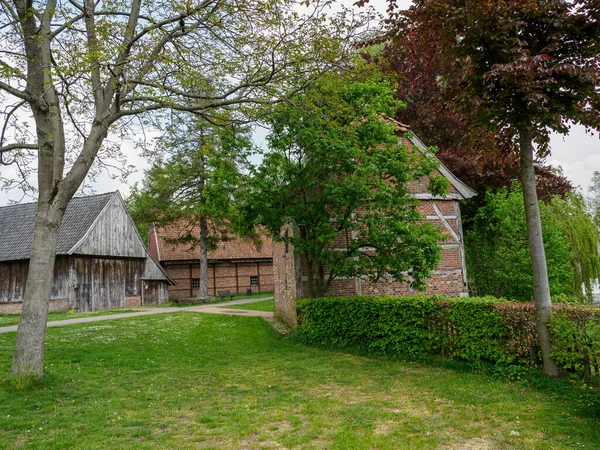 Almanya 'da Berkel nehrindeki eski evler