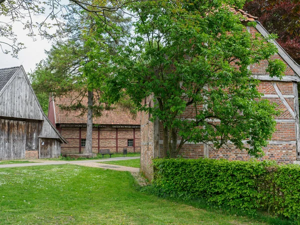 Almanya 'da Berkel nehrindeki eski evler