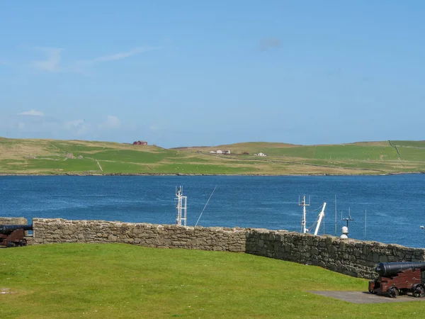 İskoçya 'da Lerwick şehrinin bulunduğu shetland adaları