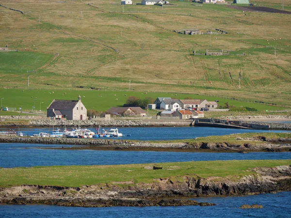İskoçya 'da Lerwick şehrinin bulunduğu shetland adaları