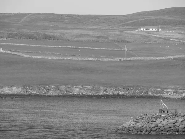 İskoçya 'da Lerwick şehrinin bulunduğu shetland adaları