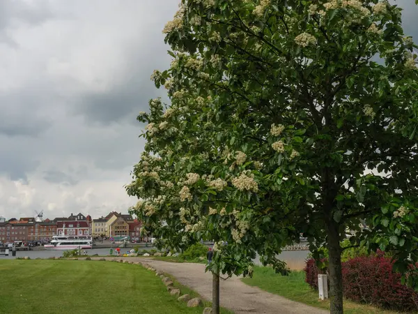 Kappeln şehri ve Almanya 'daki Schlei nehri.