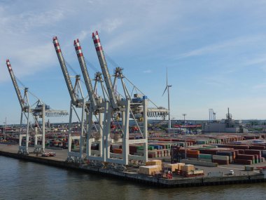 Hamburg şehri ve Elbe nehri Almanya 'da.