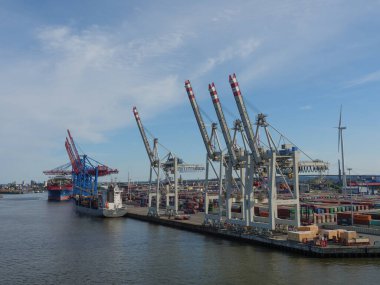 Hamburg şehri ve Elbe nehri Almanya 'da.