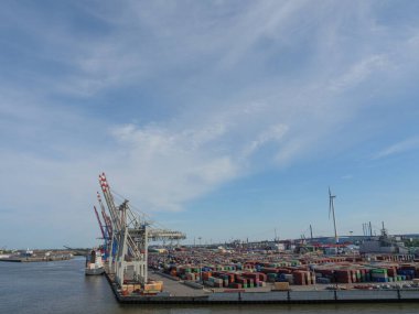 Hamburg şehri ve Elbe nehri Almanya 'da.