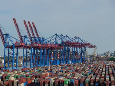 Hamburg şehri ve Elbe nehri Almanya 'da.