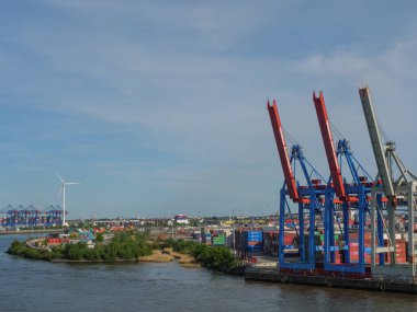 Hamburg şehri ve Elbe nehri Almanya 'da.