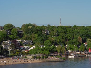 Hamburg şehri ve Elbe nehri Almanya 'da.