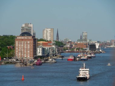 Hamburg şehri ve Elbe nehri Almanya 'da.