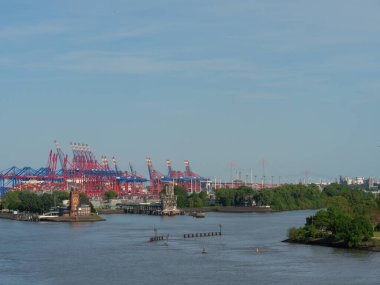 Hamburg şehri ve Elbe nehri Almanya 'da.