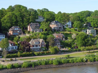 Hamburg şehri ve Elbe nehri Almanya 'da.