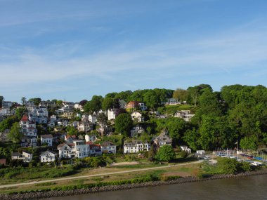Hamburg şehri ve Elbe nehri Almanya 'da.