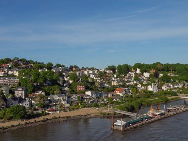 Hamburg şehri ve Elbe nehri Almanya 'da.