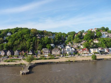 Hamburg şehri ve Elbe nehri Almanya 'da.