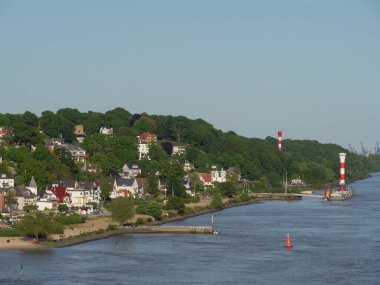 Hamburg şehri ve Elbe nehri Almanya 'da.
