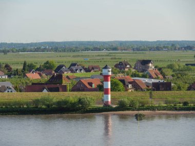 Hamburg şehri ve Elbe nehri Almanya 'da.