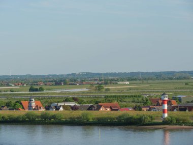 Hamburg şehri ve Elbe nehri Almanya 'da.