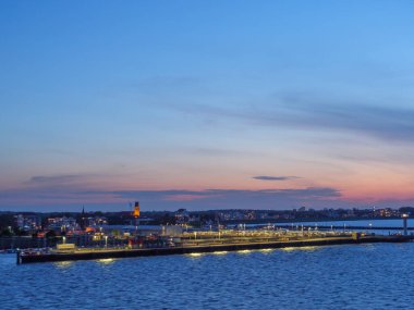Hamburg şehri ve Elbe nehri Almanya 'da.