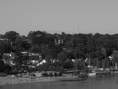Hamburg şehri ve Elbe nehri Almanya 'da.