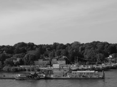 Hamburg şehri ve Elbe nehri Almanya 'da.