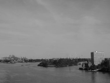 Hamburg şehri ve Elbe nehri Almanya 'da.