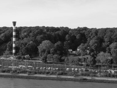 Hamburg şehri ve Elbe nehri Almanya 'da.