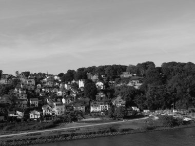 Hamburg şehri ve Elbe nehri Almanya 'da.
