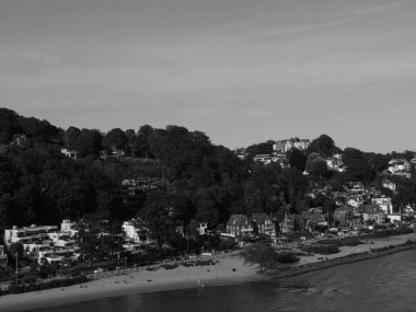 Hamburg şehri ve Elbe nehri Almanya 'da.