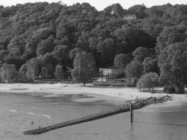 Hamburg şehri ve Elbe nehri Almanya 'da.