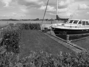 Almanya 'nın Schlei nehrindeki küçük Arnis şehri.