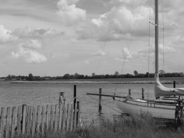Almanya 'nın Schlei nehrindeki küçük Arnis şehri.