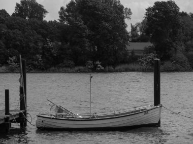 Almanya 'nın Schlei nehrindeki küçük Arnis şehri.