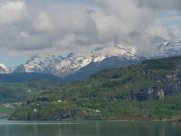 Malá Vesnice Eidfjord Norském Hardangerfjordu — Stock fotografie