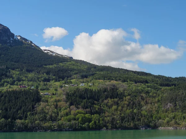 Malá Vesnice Eidfjord Norském Hardangerfjordu — Stock fotografie