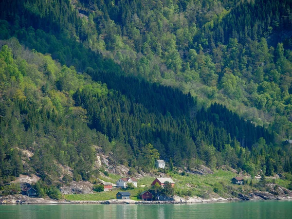 Das Kleine Dorf Eidfjord Norwegischen Hardangerfjord — Stockfoto