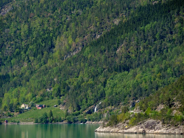 Pequeño Pueblo Eidfjord Norte Hardangerfjord —  Fotos de Stock
