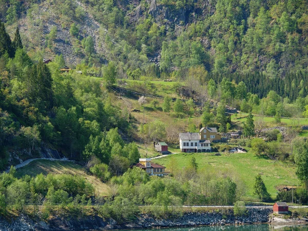 挪威人危险峡湾中的小村庄Eidfjord — 图库照片