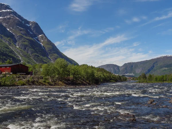 Pequena Aldeia Eidfjord Fiorde Hardangerfjord — Fotografia de Stock