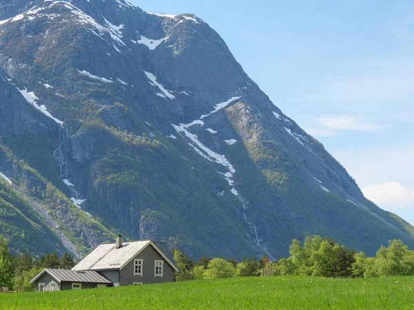 Het Kleine Dorpje Eidfjord Het Noorse Hardangerfjord — Stockfoto