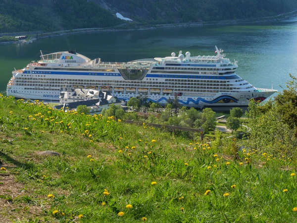 Het Kleine Dorpje Eidfjord Het Noorse Hardangerfjord — Stockfoto