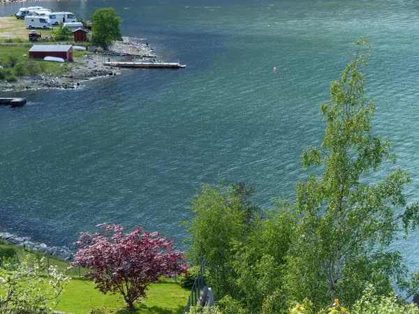 Den Lille Bygda Eidfjord Hardangerfjorden – stockfoto