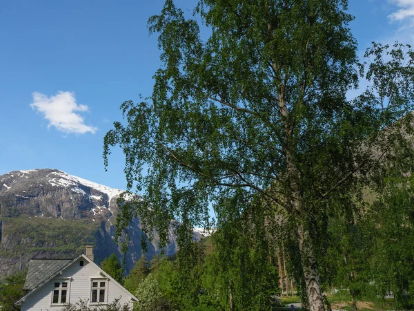 Das Kleine Dorf Eidfjord Norwegischen Hardangerfjord — Stockfoto