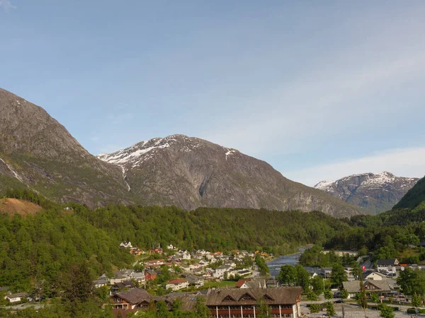 Den Lilla Byn Eidfjord Den Norska Hardangerfjord — Stockfoto