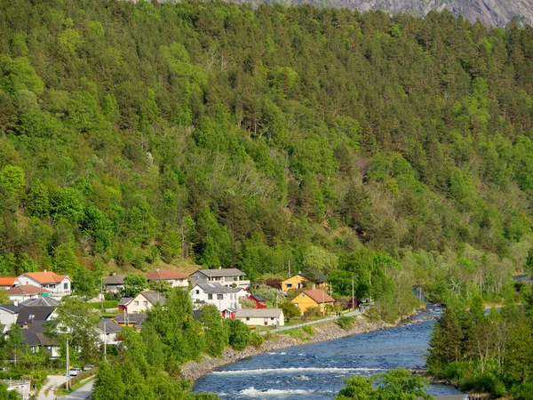 Das Kleine Dorf Eidfjord Norwegischen Hardangerfjord — Stockfoto