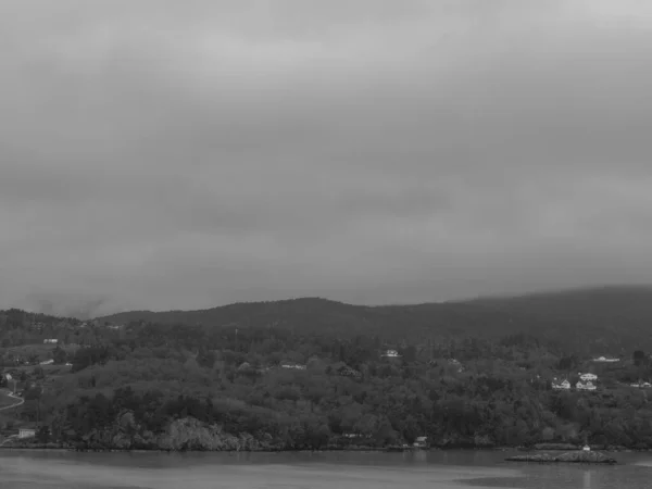 Pequena Aldeia Eidfjord Fiorde Hardangerfjord — Fotografia de Stock