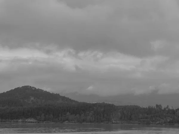 ノルウェーのHardangerjordの小さな村Eidford — ストック写真