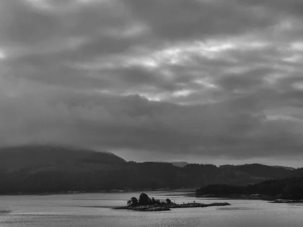 Pequena Aldeia Eidfjord Fiorde Hardangerfjord — Fotografia de Stock